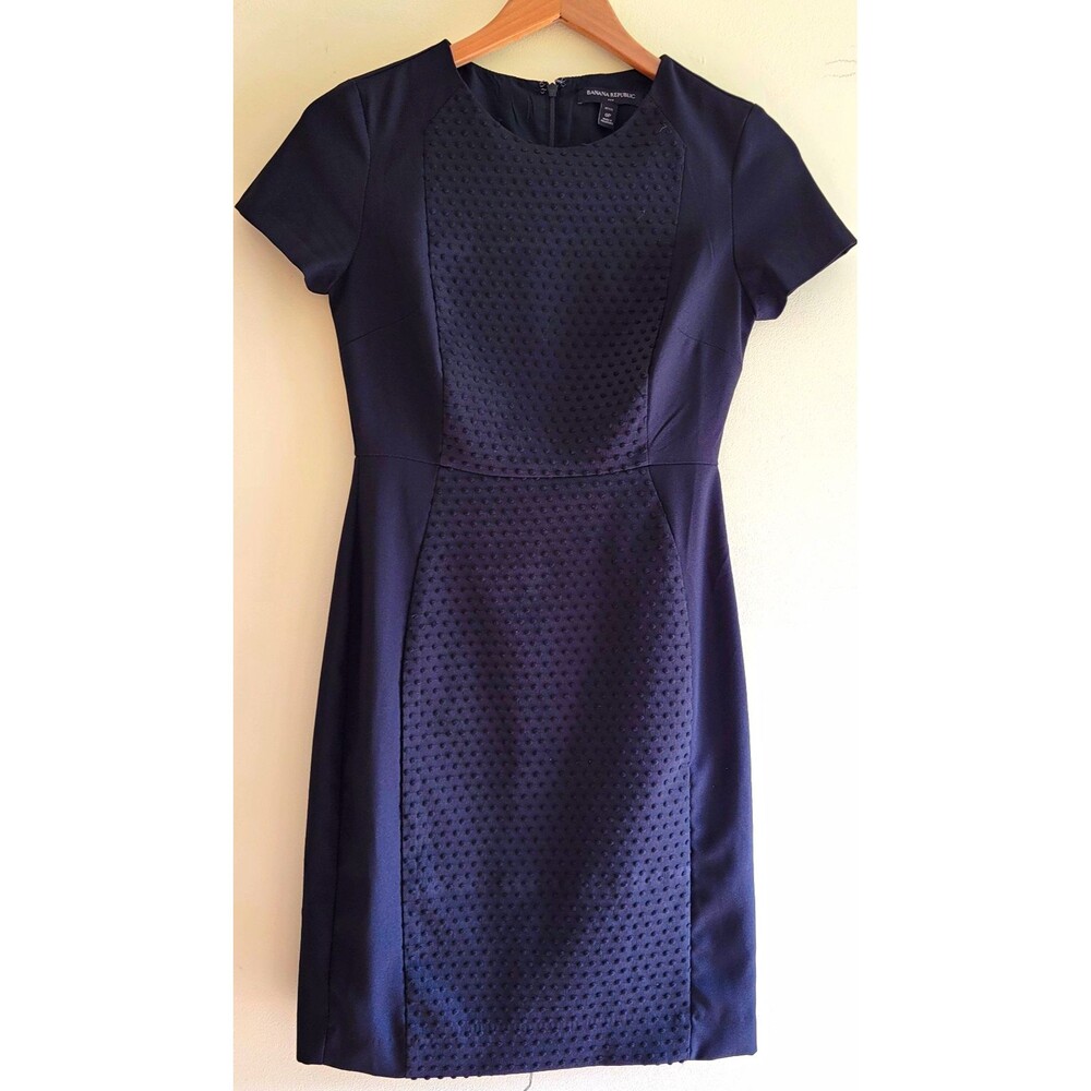 Banana Republic Size 0 Petite Black Textured Short Sleeve Sheath Dress